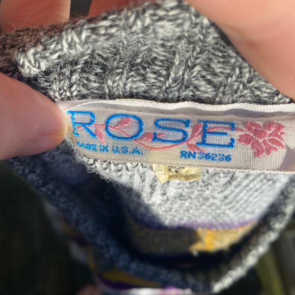 Rose Gray Elephant Print Vintage 80's Acrylic Sweater Medium - Picture 3 of 5